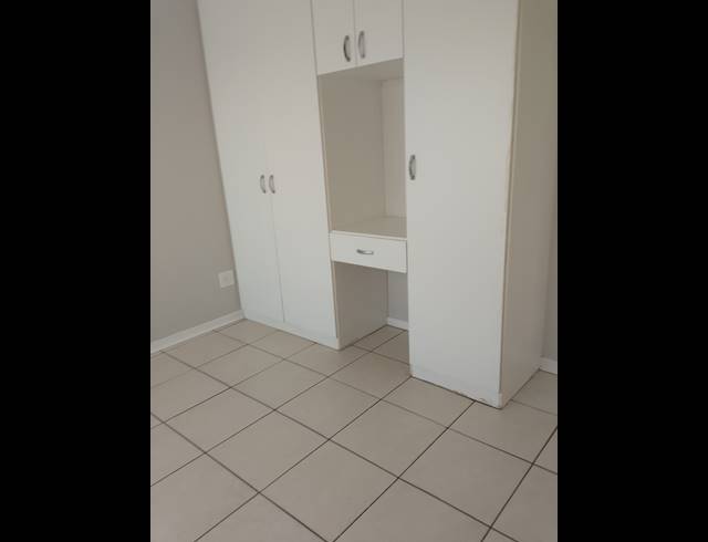 1 bed property to rent in RAVENSWOOD